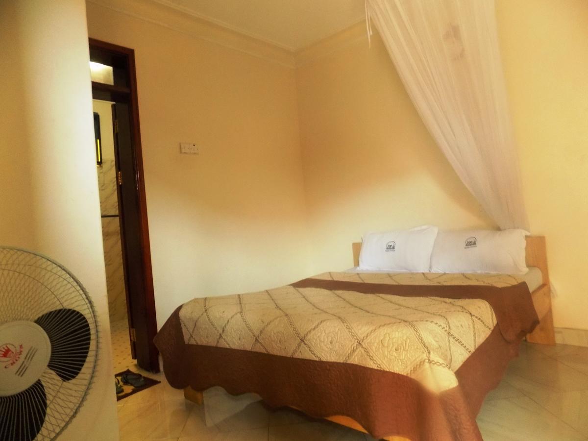 Rhino Motel Mbarara Esterno foto